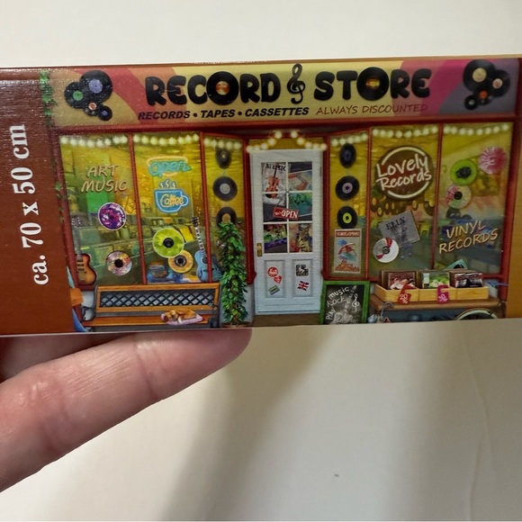 Ravensburger Record Store Puzzle with Vibrant Colors 1000 pieces - Picture 2 of 4